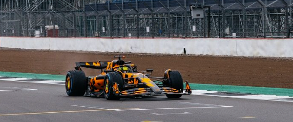 マクラーレン、MCL39をシェイクダウン