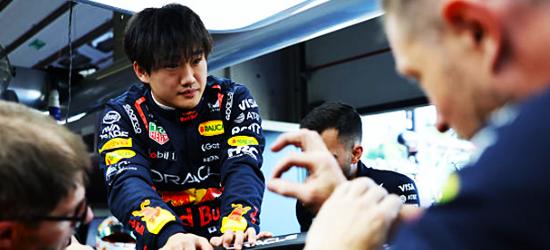 角田裕毅、イモラでフェルスタッペンと同仕様のRB21に