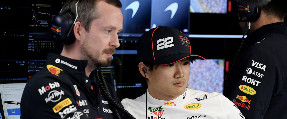 F1ファンが非難「セカンドドライバーを台無しにしてる」角田裕毅が明かした”アップデート無し”に波紋広がる