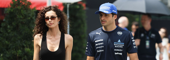 アロンソとサインツ、レース中に著名人やドライバーのパートナーを映すF1中継に苦言