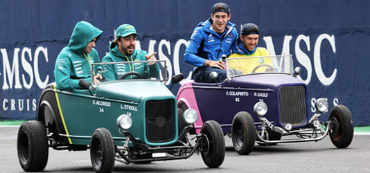 フェルナンド・アロンソ「中団争いは最終戦アブダビまで縺れるだろう」