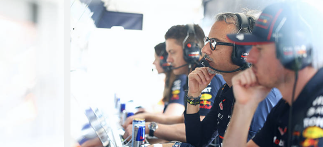 「どのチームラジオを流すか」F1放送責任者が選定基準を説明