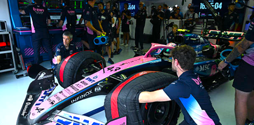 アルピーヌ、ライバルが2025年マシンを改良し続けている状況について