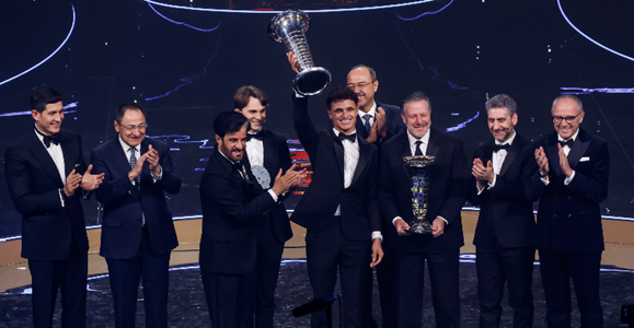 FIA表彰式 ランド・ノリス初戴冠、マクラーレンがWタイトル