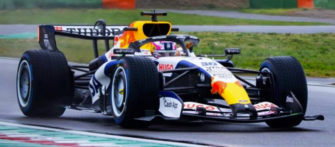 レーシングブルズ、イモラで「VCARB 03」初走行