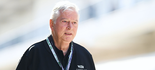 パット・シモンズ、2026年パワーユニットを批判「競走馬を設計して、ラクダを抱えることになった」