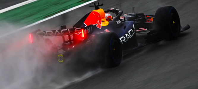 ハジャー好発進から一転、クラッシュでレッドブルはバルセロナ走行を一時停止